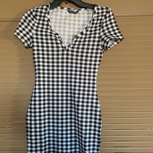SHEIN like new black and white checkered body dress.